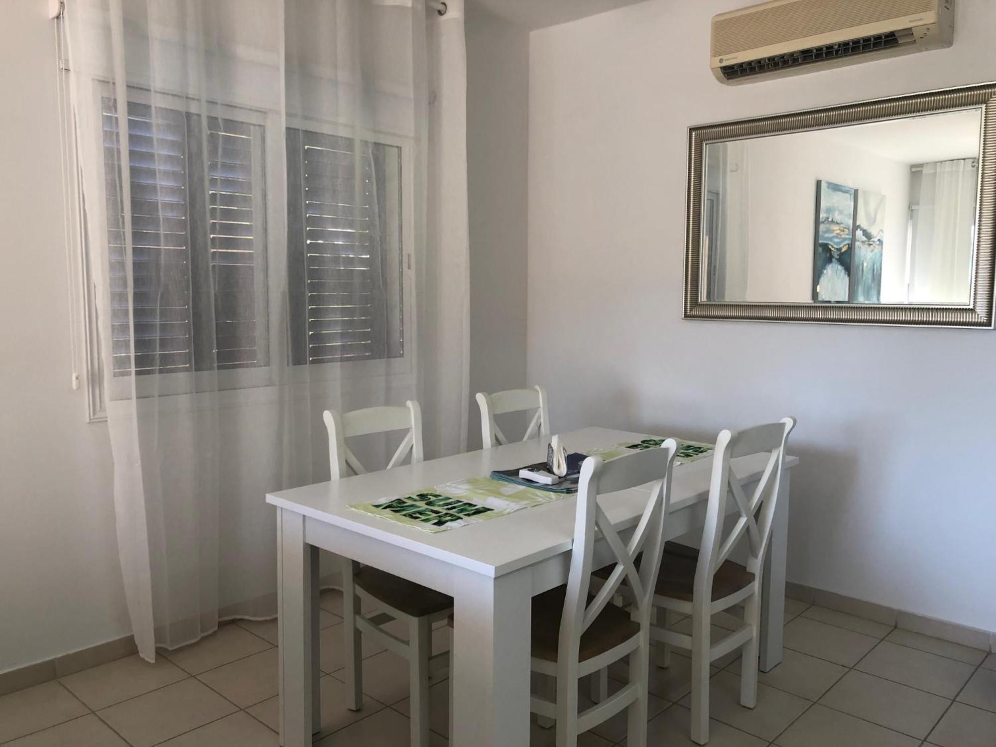 Limnaria Gardens - Modern Sunny 2 Bed Apartment Paphos Bagian luar foto