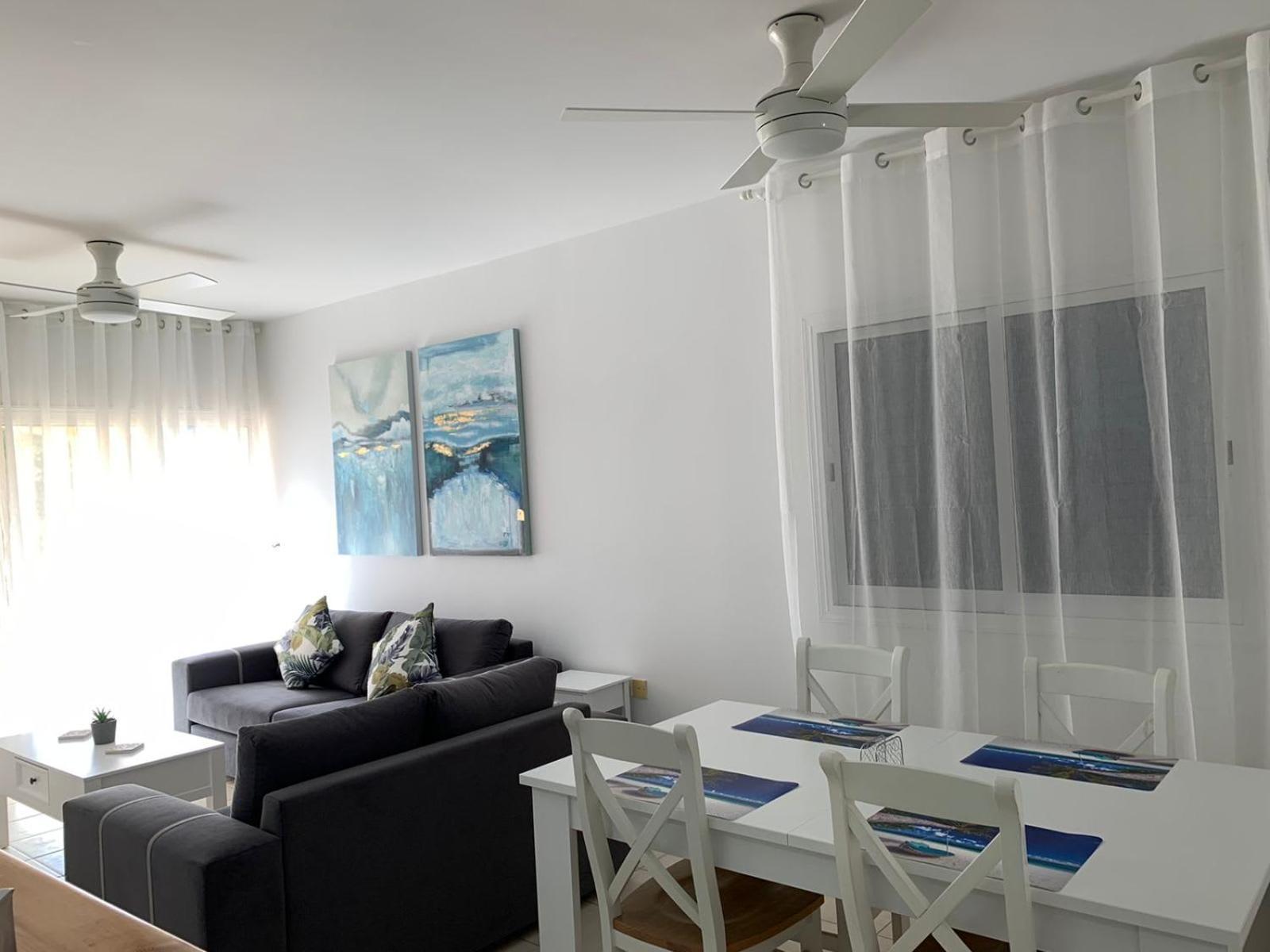 Limnaria Gardens - Modern Sunny 2 Bed Apartment Paphos Bagian luar foto